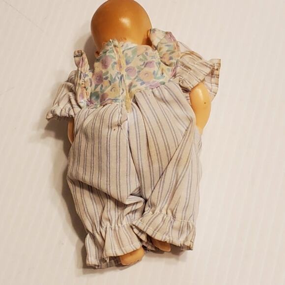 Vintage Horsman baby doll. 6" tall. Pre-owned, good shape - Picture 3 of 10